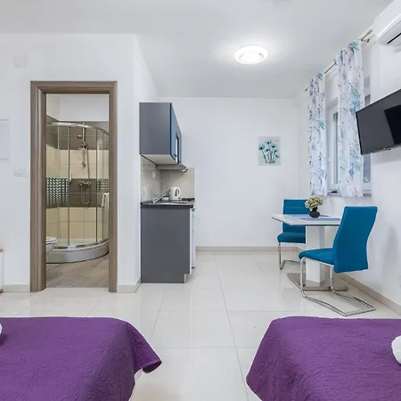 Apartment Cozy In With Wifi Pula