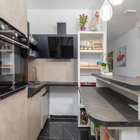 Cozy In With Wifi Apartment