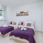 Beautiful In With Wifi Pula