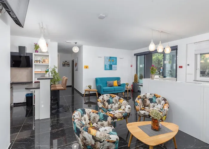 Cozy In With Wifi Pula