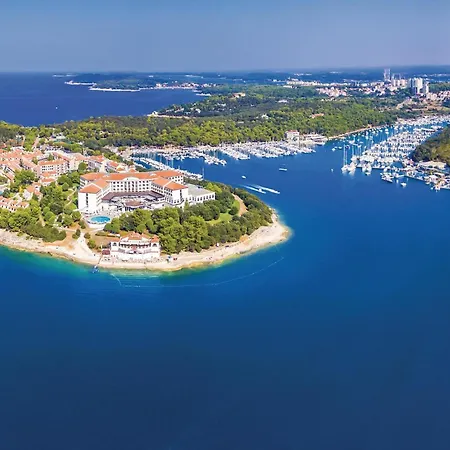 Awesome Apartment In Pula With Wifi * Пула